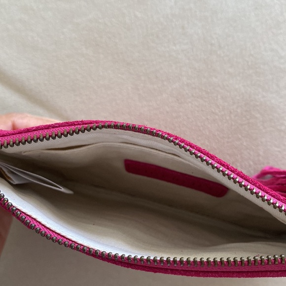 NWOT Tigerlily Wristlet- Australian designer, 💯 cowhide leather - Picture 5 of 6